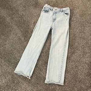 Abercrombie and Fitch 90s Relaxed Jean High Rise